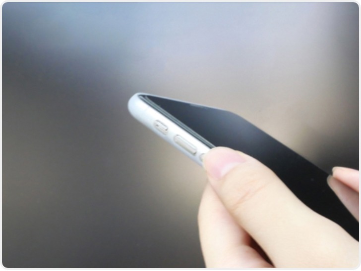 细思极恐！iPhone凌晨自己给陌生人打47分钟电话 