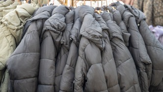 伪造厂名、以次充好 多家羽绒服厂商被处罚