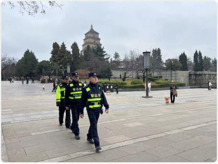 新春走基层|用坚守换来大家团圆！民警甘旭升连续四个春节守护大唐不夜城平安