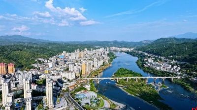 奋力开创美好石泉建设新局面