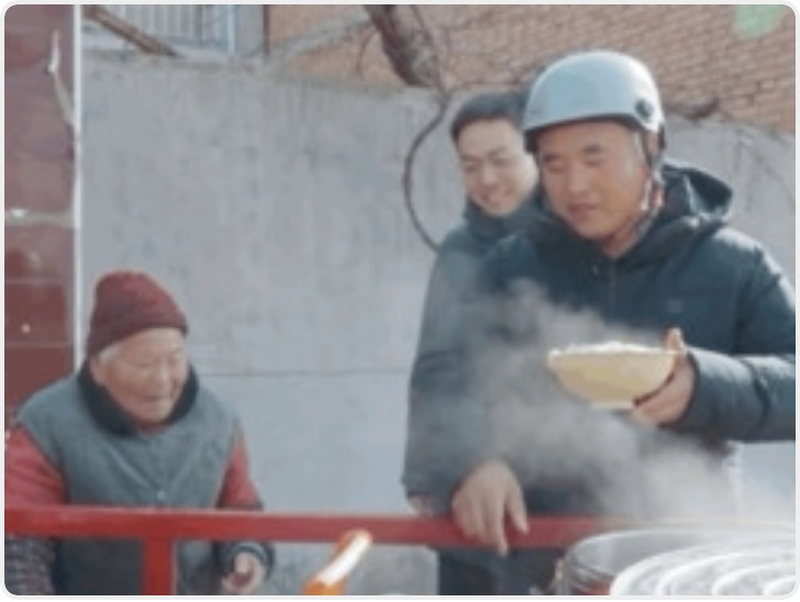 人民日报评论员观察：乡村“网红书记”为啥红？