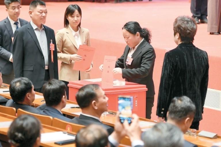 怀使命前行 踏新途奋进 ——2026年市两会掠影