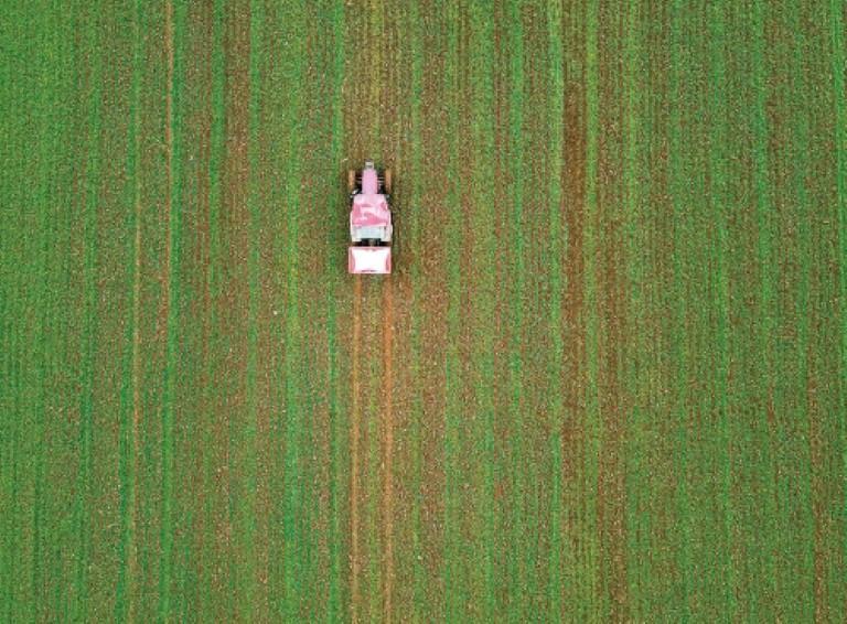 春来“耕新”忙 田野沃土香