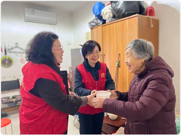 安东街社区举办元宵节暖心关爱系列活动