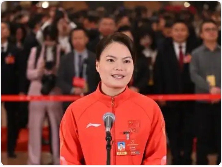 徐诗晓代表：国家快速发展 给了我们施展才华的舞台