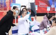 空军军医大学百名专家开展爱心义诊活动