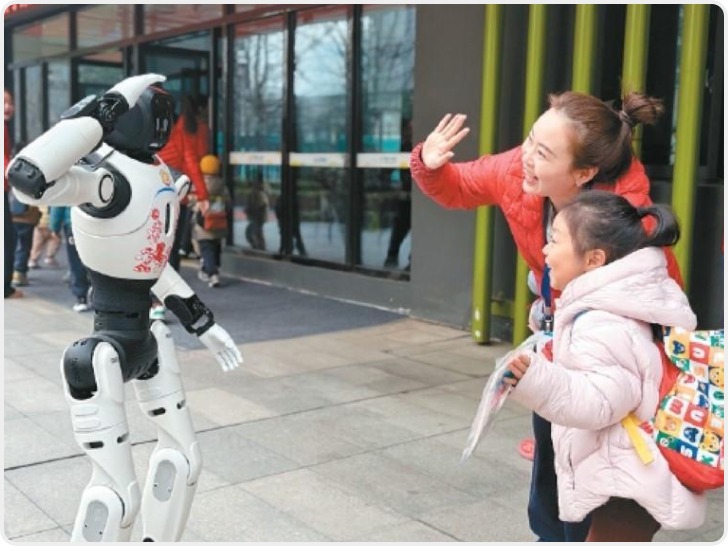 体育强身、科技启智……西安校园解锁多彩“开学第一课”