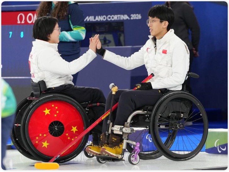 米兰冬残奥会开赛 中国队轮椅冰壶混双赛场“开门红”