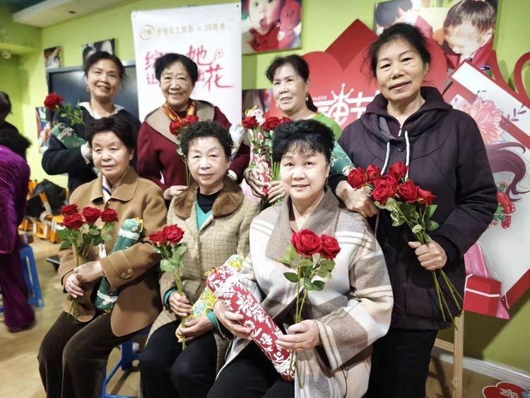 108坊故事|一间“借”来的教室与一堂没有讲台的“治理课”