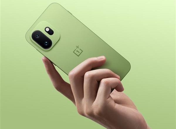 一加15T治愈白巧配色公布：唯一全白小屏机