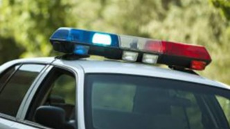 擅自翻越地铁隔离栏影响运营 警方：男子已被采取刑事强制措施