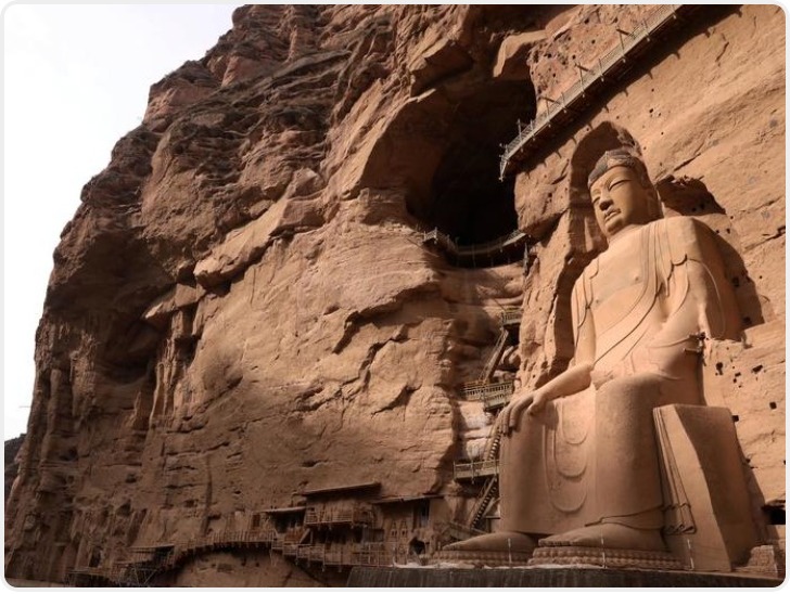 大风影像丨黄河崖壁上的千年石窟 丝路深处的文明密码——炳灵寺