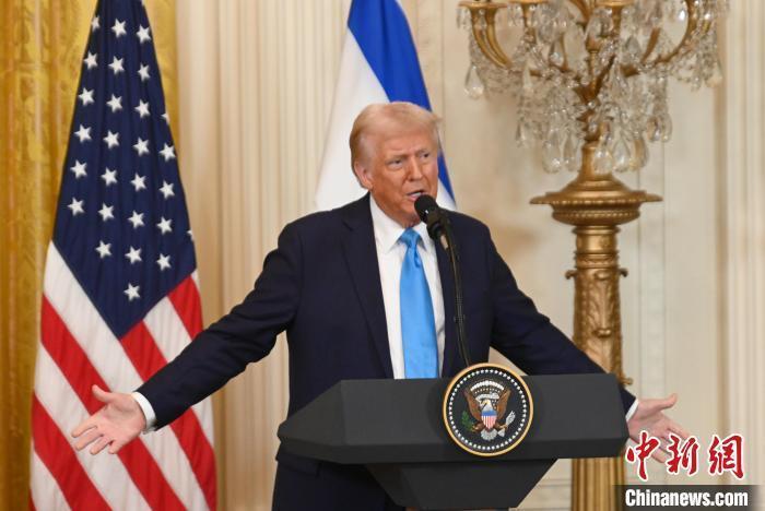 特朗普称击沉28艘伊朗布雷船：美军已“赢得”战争 “几乎摧毁伊领导层”