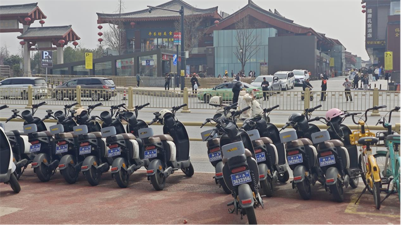 哈啰“小北租电动车”违规投放 监管部门进行查扣处理