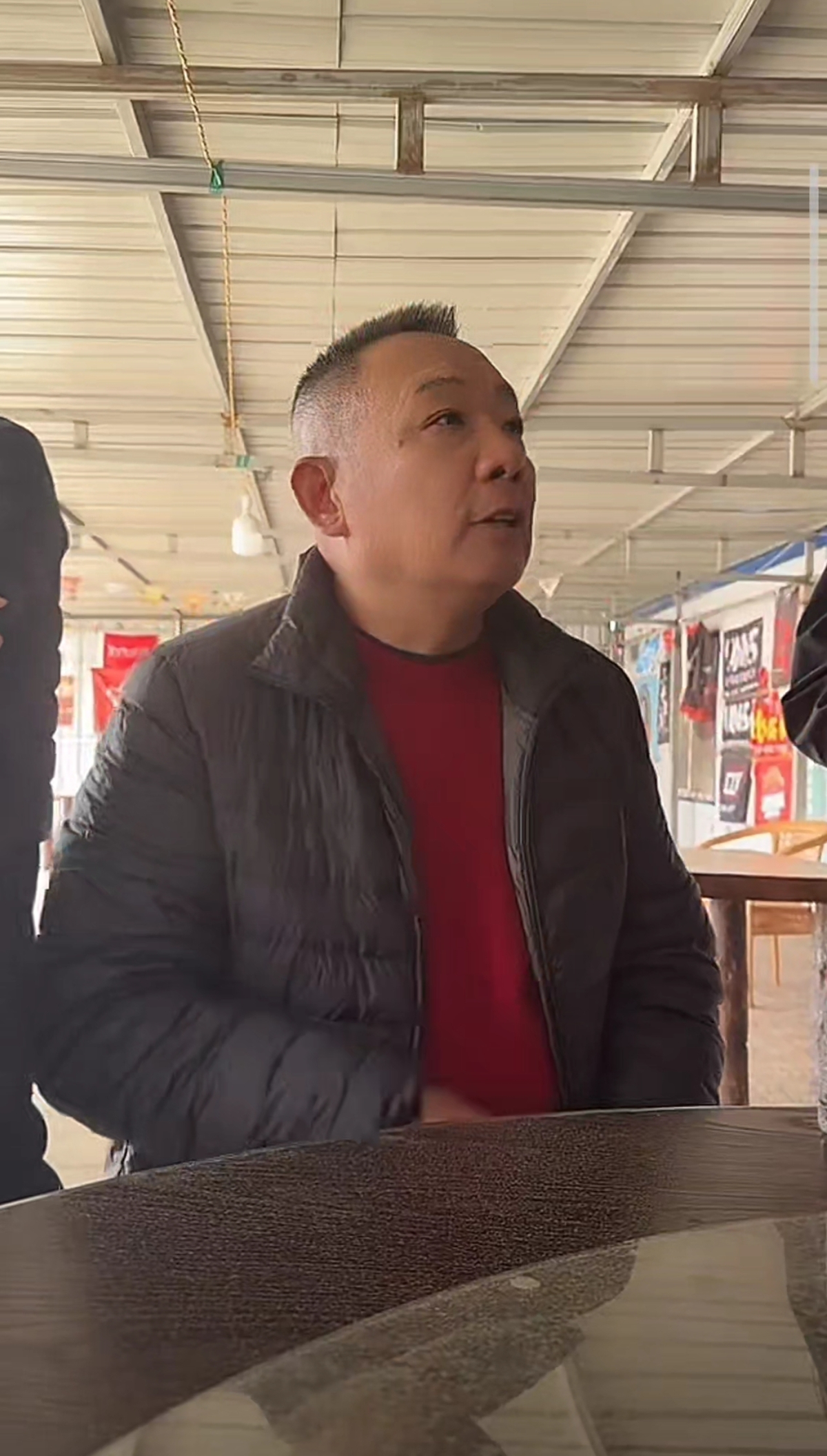 于东来直播回应邀约：回去就和魏建军联系 或于月底线下见面