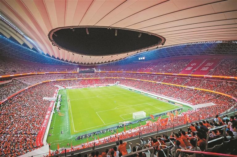 绿茵逐梦 燃动古城