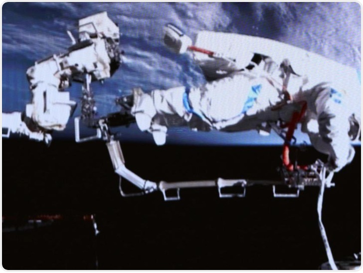 神舟二十一号航天员乘组圆满完成第二次出舱活动