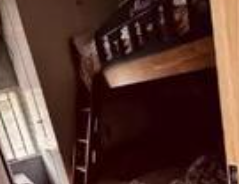 广州1平方米房屋产权拍卖引来17人争抢 最终以11万元成交