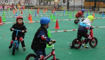 全面推进儿童友好建设 鼓励放宽儿童免票身高年龄限制 