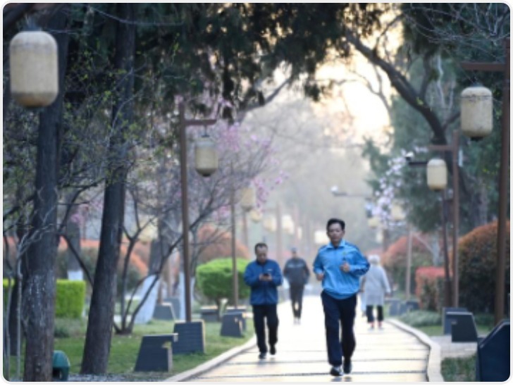 全民健身丨西安古城墙下涌动体育春潮