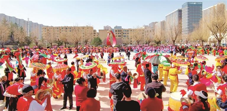 农历二月初二文艺节目展演热闹非凡