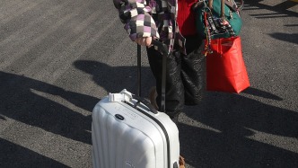 “15人精品团”变38人大巴团 “低价游”为何变购物团？