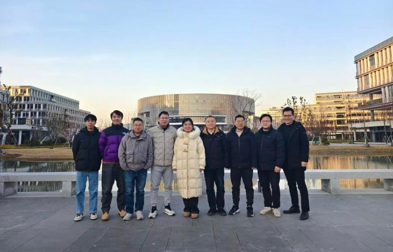 西安电子科技大学最新科研成果：比头发丝还细的纤维 既能织入衣物监测心率 也能植入体内调控神经