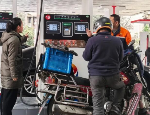 多地市监局发告诫函：经营者不得非正常囤积成品油