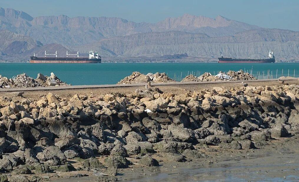 伊朗警告：若发电站遭袭 将摧毁中东所有美国持股公司