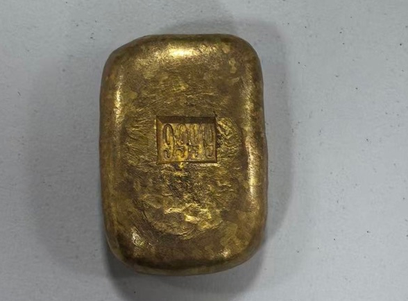 男子网购“孟加拉赤金”冒充真黄金 诈骗网恋对象2万元被抓