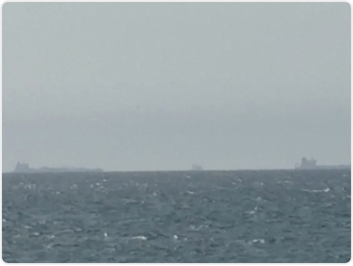 一艘泰国油轮安全通过霍尔木兹海峡