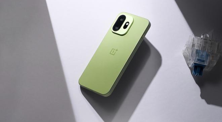 一加 15T外观上手：颜值出众的「单手神机」