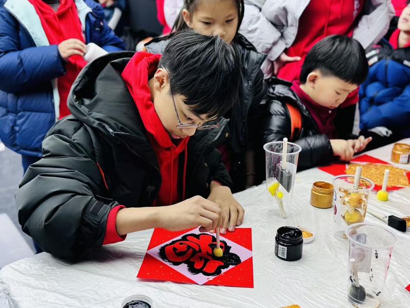 走进“秦陵地宫”触摸历史  科技赋能研学新体验