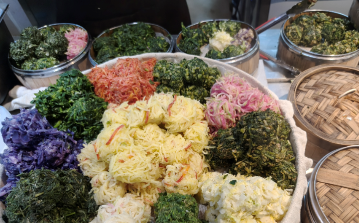 西安春菜抢“鲜”上市 舌尖上的“春日经济”升温