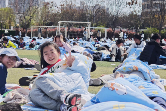 OKMmoPUpXWLcxt2I.png image.png