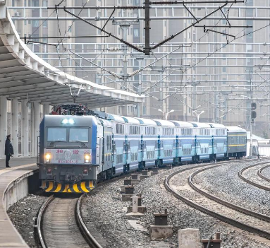 全国铁路预计发送旅客1470万人次 计划加开旅客列车768列