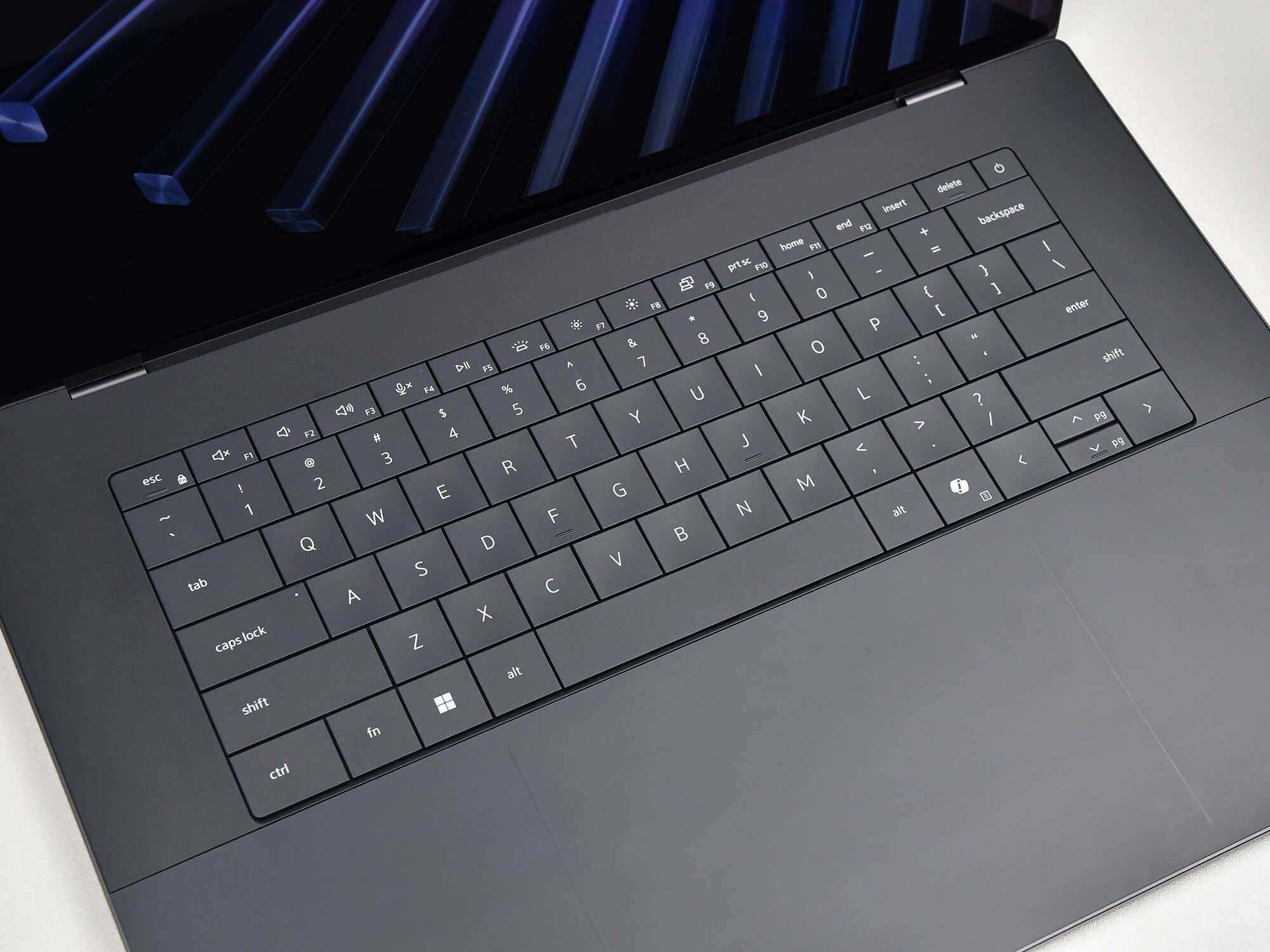 16英寸厚度仅14.62mm!上手体验戴尔XPS 16