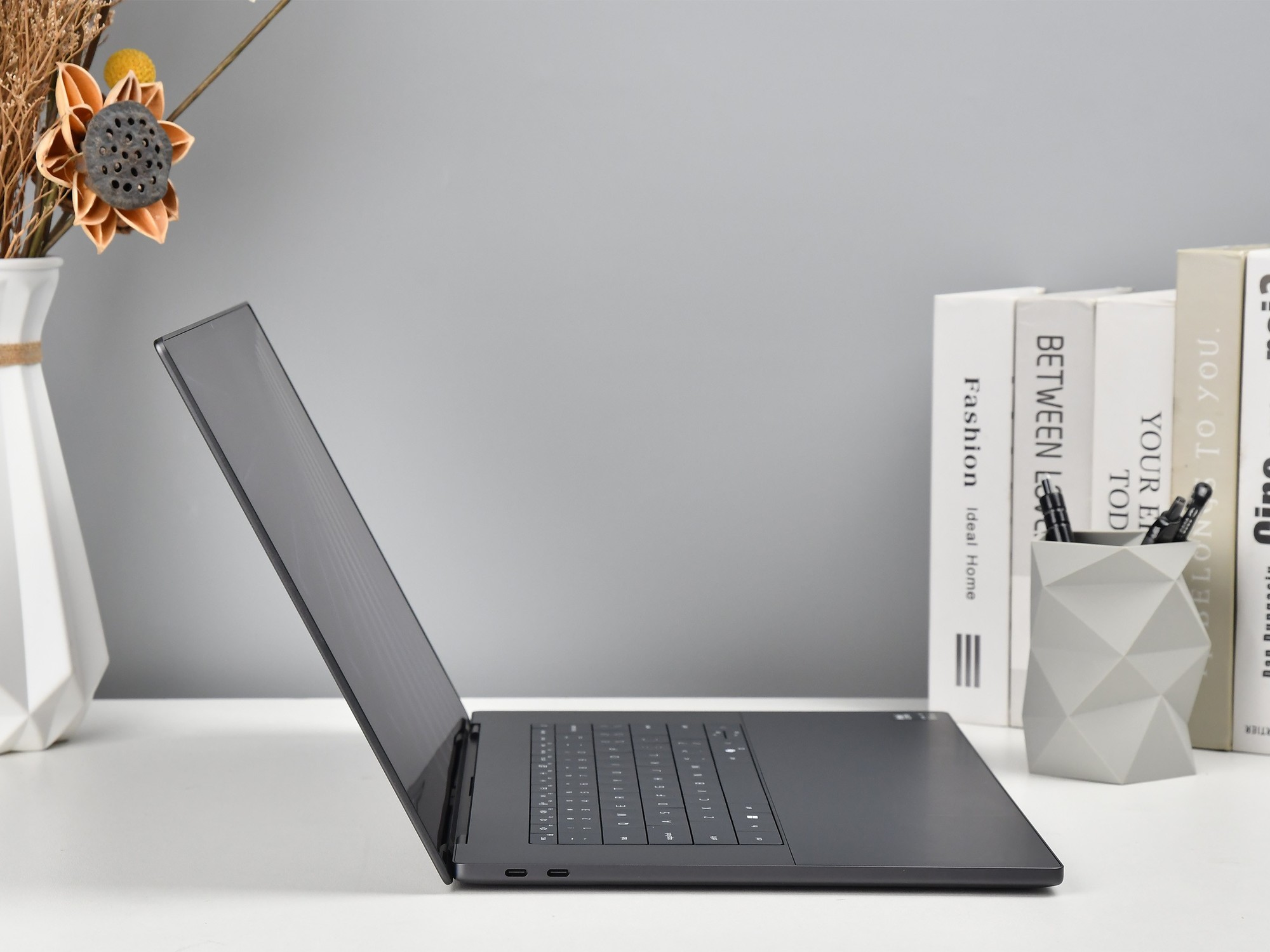 16英寸厚度仅14.62mm!上手体验戴尔XPS 16