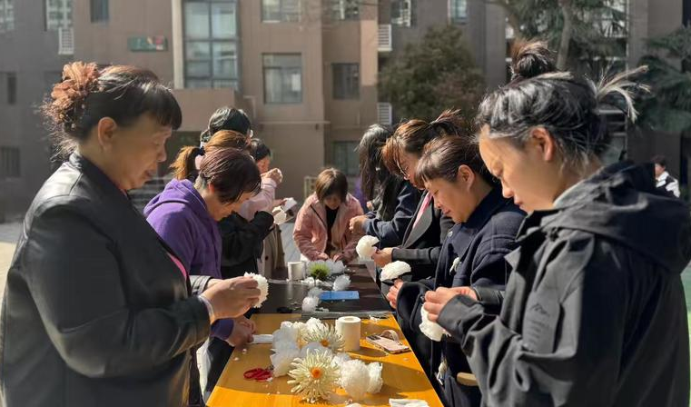 108坊故事|火炬社区一行走进革命公园开展清明主题活动