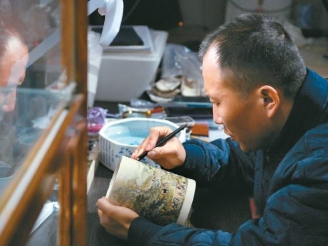 毫厘之间藏天地　指尖匠心传艺韵