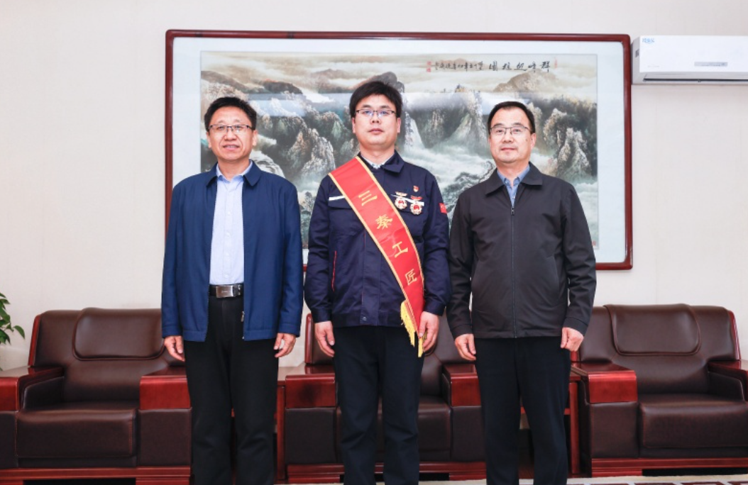 陕西国防工业职业技术学院优秀校友、三秦工匠赵彦邦回校交流！