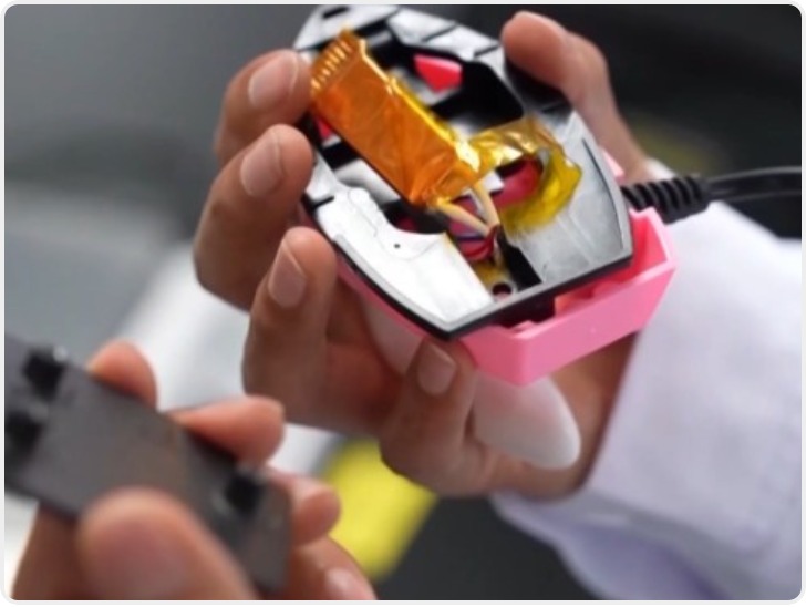 “拼豆”玩具漏电致贵阳女童身亡 调查发现有的外接220伏市电