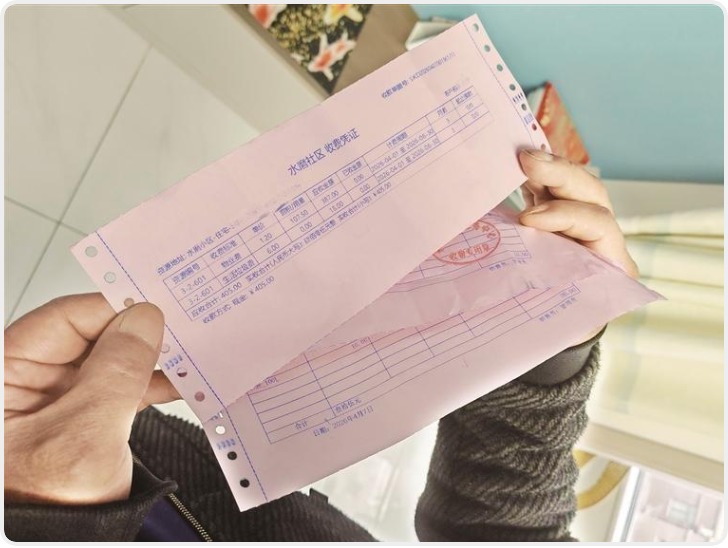 物业“跑路” 社区代管 水磨村小区买水要预交三个月物业费?