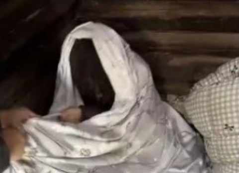 云南丽江警方：3人虚假摆拍“深山救助流浪女”被行拘