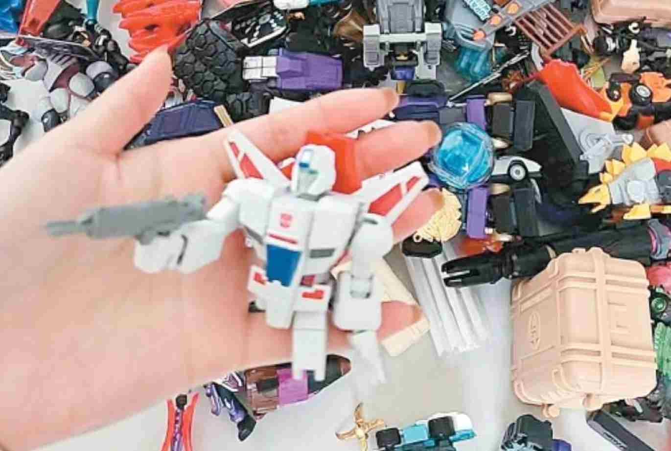 校园周边盲盒销售乱象：西安十岁小学生两个多月消费六千余元