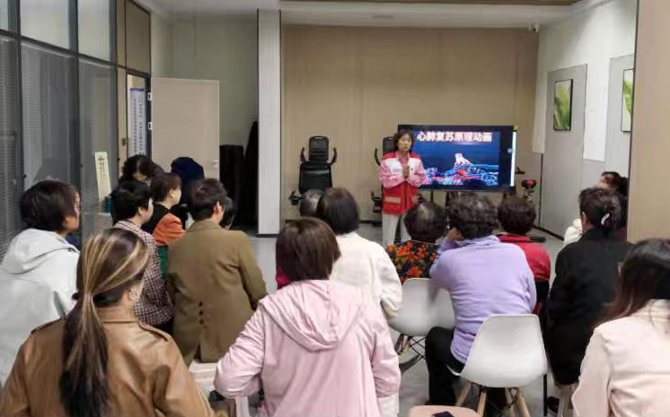 108坊故事|筑牢急救防线 骏景社区为志愿者进行心肺复苏培训