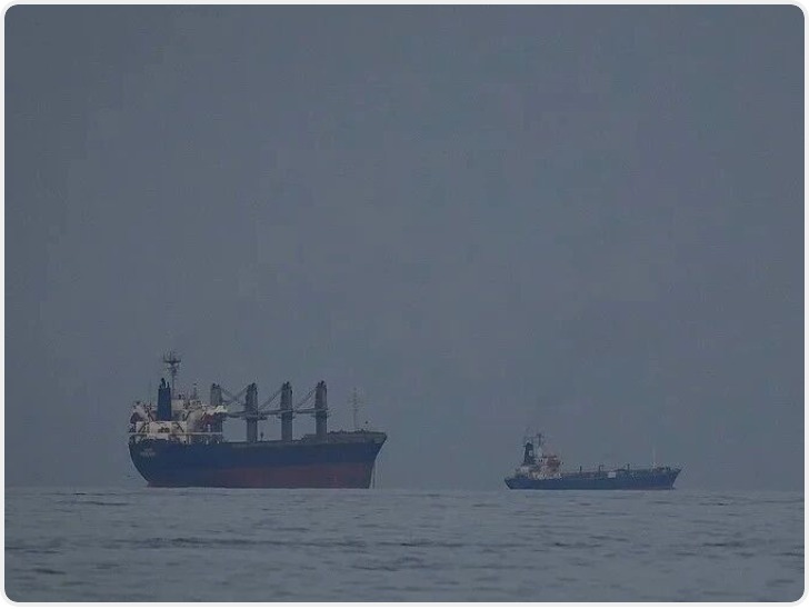 英国称不参与封锁霍尔木兹海峡