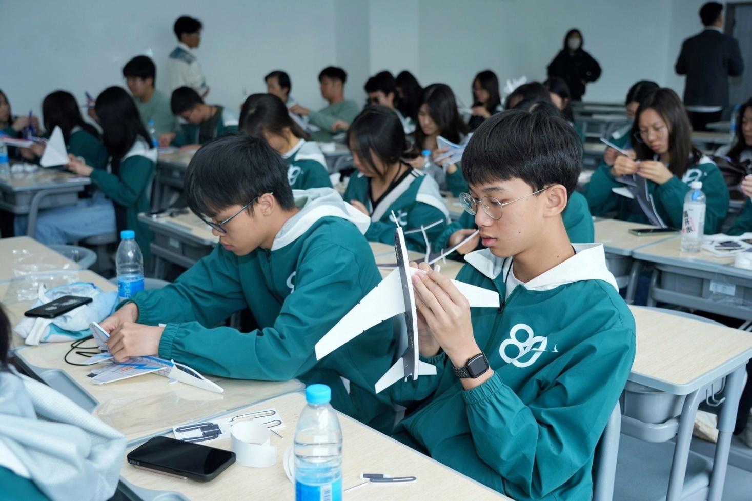 HDjZJiJ2sLrWTy1A.jpeg 3.jpeg