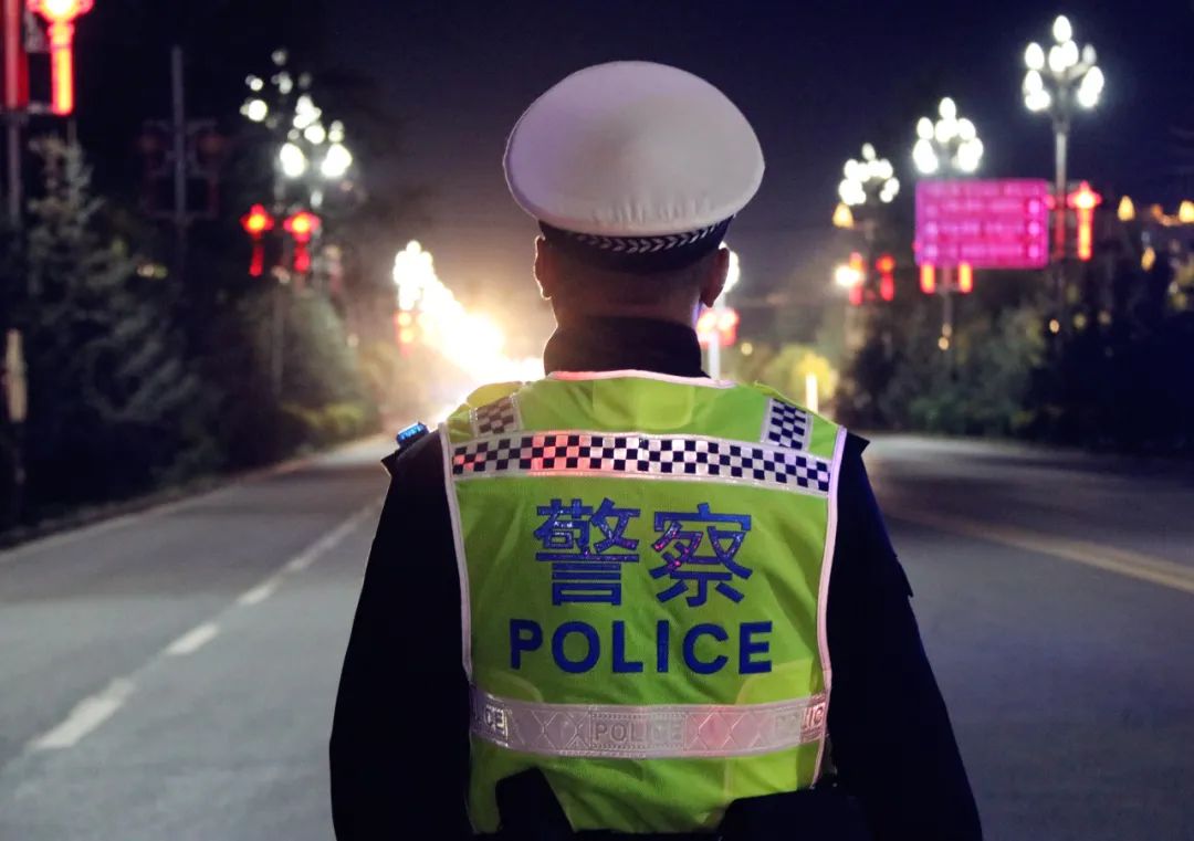 伪装警察演大戏 一人饰多角诈骗40多万元 宝鸡陈仓警方破获系列诈骗案