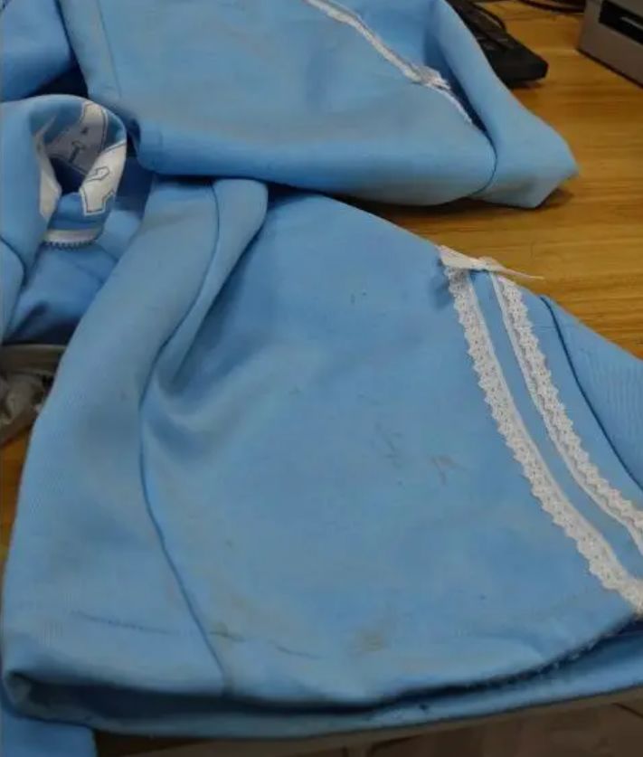 不是第一次了！“用完即退”的演出服该由谁来买单？